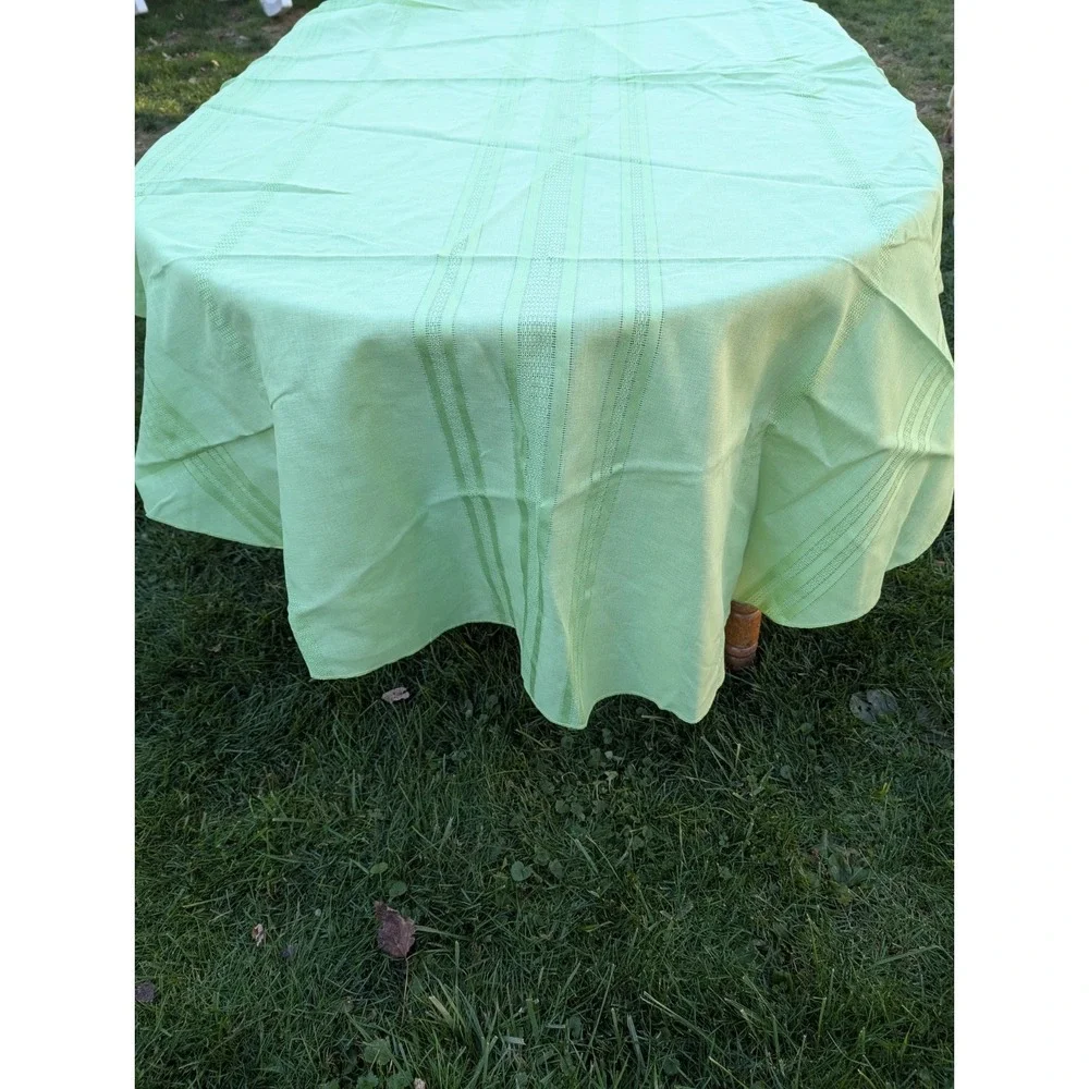 Vintage Spring Green Tablecloth Oval Woven 59
